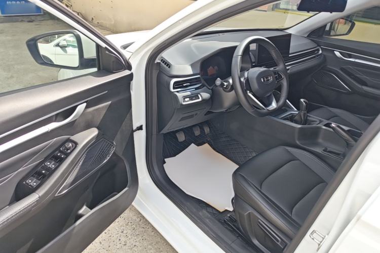 Used Geely Auto Emgrand 2023 4th Generation Champion Edition 1.5L Manual Luxury Model Driver Seat