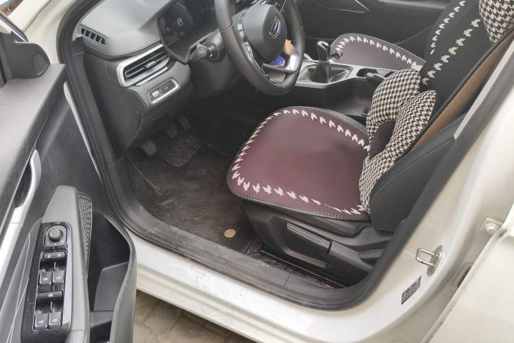 Used Geely Auto Emgrand 2023 4th Generation Champion Edition 1.5L Manual Luxury Model Driver Seat
