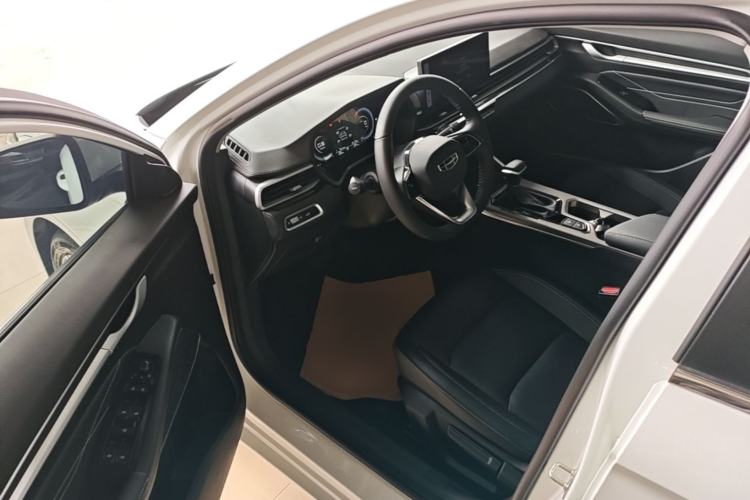 Used Geely Auto Emgrand 2023 4th Generation Champion Edition 1.5L CVT Prestige Model Driver Seat