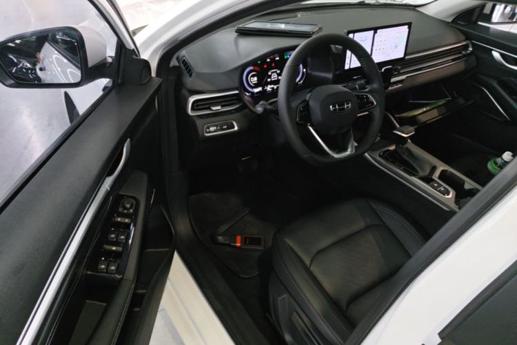 Used Geely Auto Emgrand 2023 4th Generation Champion Edition 1.5L CVT Luxury Model Driver Seat