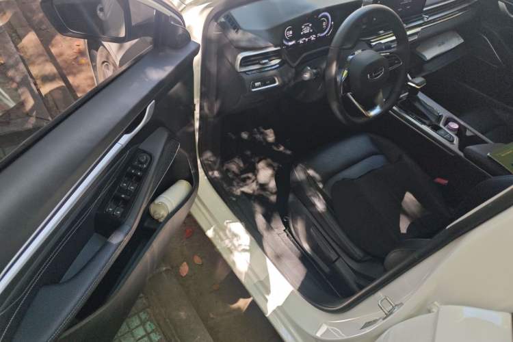 Used Geely Auto Emgrand 2023 4th Generation Champion Edition 1.5L CVT Prestige Model Driver Seat