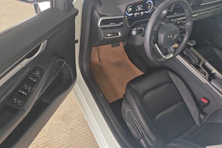 Used Geely Auto Emgrand 2023 4th Generation Champion Edition 1.5L CVT Luxury Model Driver Seat