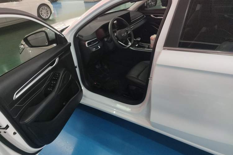 Used Geely Auto Emgrand 2023 4th Generation Champion Edition 1.5L CVT Prestige Model Driver Seat