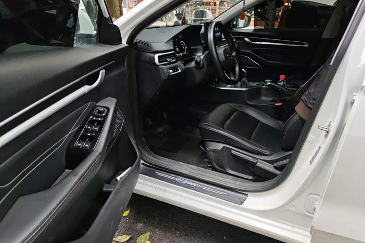 Used Geely Auto Emgrand 2023 4th Generation Champion Edition 1.5L Manual Luxury Model Driver Seat