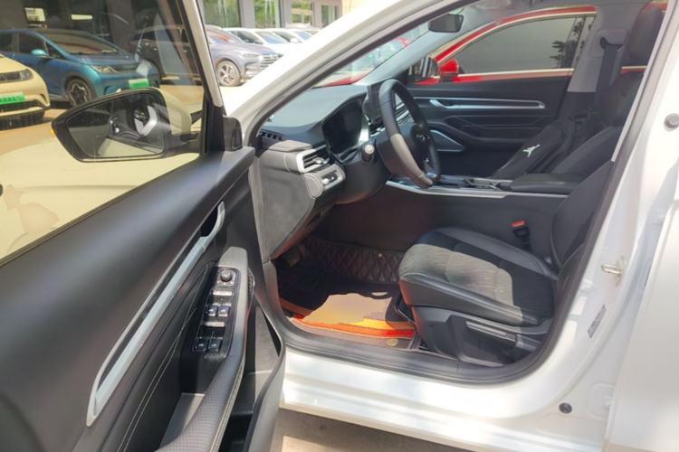 Used Geely Auto Emgrand 2023 4th Generation Champion Edition 1.5L CVT Prestige Model Driver Seat