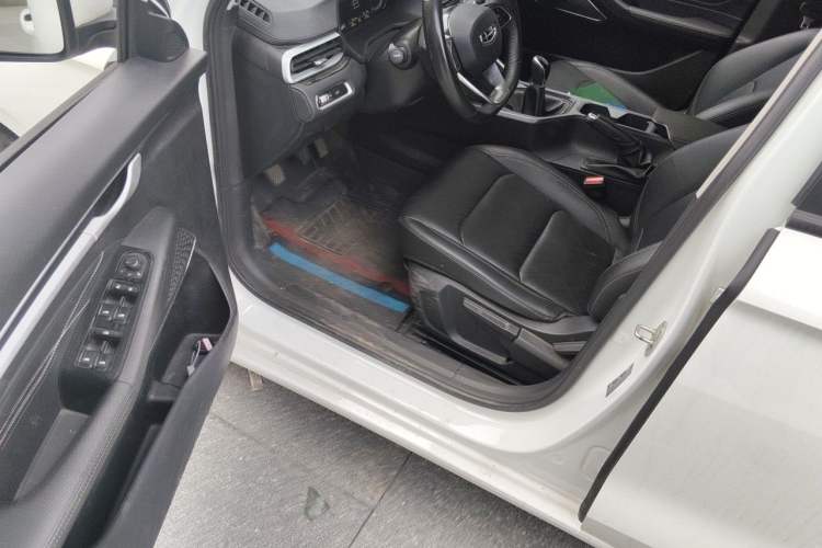 Used Geely Auto Emgrand 2023 4th Generation Champion Edition 1.5L Manual Luxury Model Driver Seat