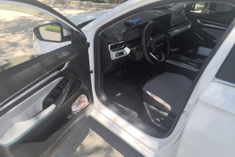 Used Geely Auto Emgrand 2023 4th Generation Champion Edition 1.5L CVT Flagship Model Driver Seat