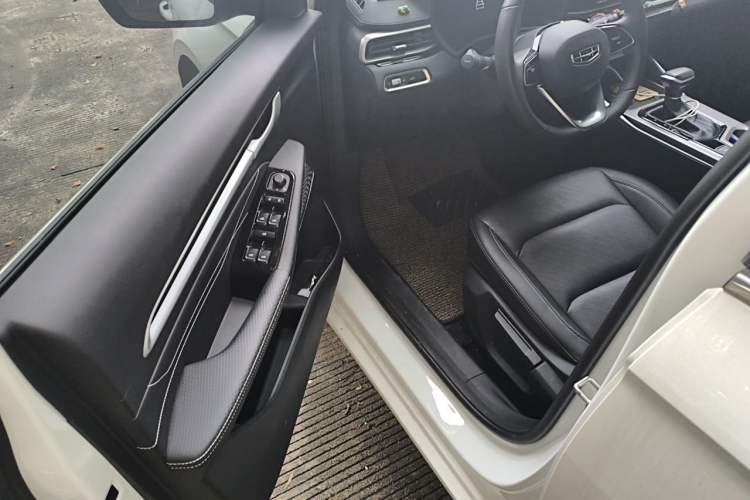 Used Geely Auto Emgrand 2023 4th Generation Champion Edition 1.5L CVT Prestige Model Driver Seat