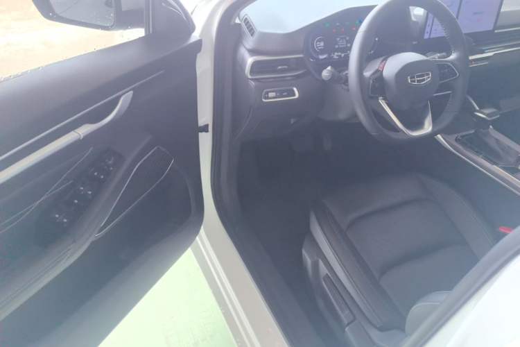 Used Geely Auto Emgrand 2023 4th Generation Champion Edition 1.5L CVT Luxury Model Driver Seat