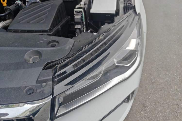 Used Geely Auto Emgrand 2023 4th Generation Champion Edition 1.5L CVT Prestige Model Engine Bay Left