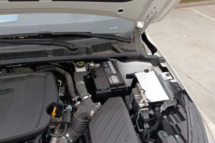 Used Geely Auto Emgrand 2023 4th Generation Champion Edition 1.5L CVT Prestige Model Engine Bay Left
