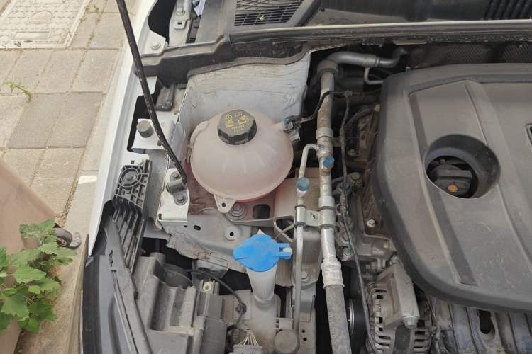 Used Geely Auto Emgrand 2023 4th Generation Champion Edition 1.5L CVT Prestige Model Engine Bay Right