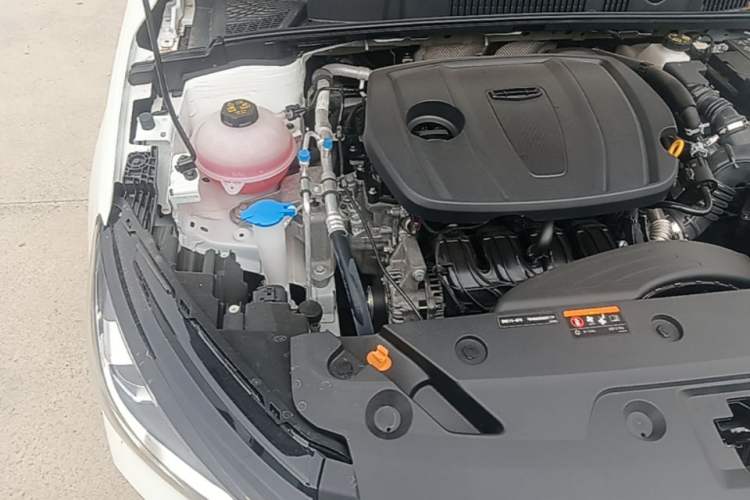 Used Geely Auto Emgrand 2023 4th Generation Champion Edition 1.5L CVT Luxury Model Engine Bay Right
