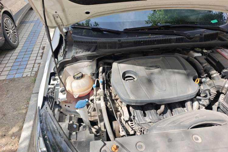 Used Geely Auto Emgrand 2023 4th Generation Champion Edition 1.5L Manual Luxury Model Engine Bay Right