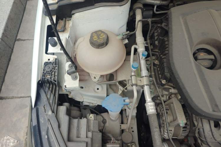 Used Geely Auto Emgrand 2023 4th Generation Champion Edition 1.5L CVT Luxury Model Engine Bay Right