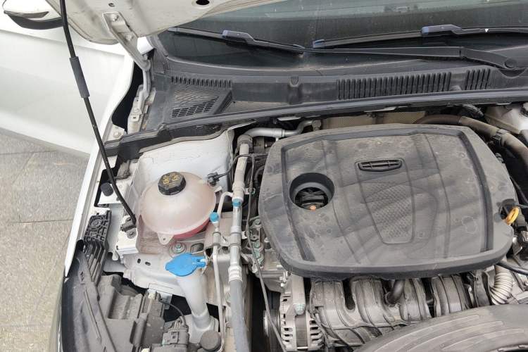 Used Geely Auto Emgrand 2023 4th Generation Champion Edition 1.5L Manual Luxury Model Engine Bay Right