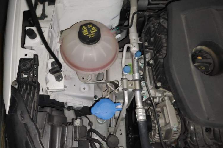 Used Geely Auto Emgrand 2023 4th Generation Champion Edition 1.5L CVT Luxury Model Engine Bay Right