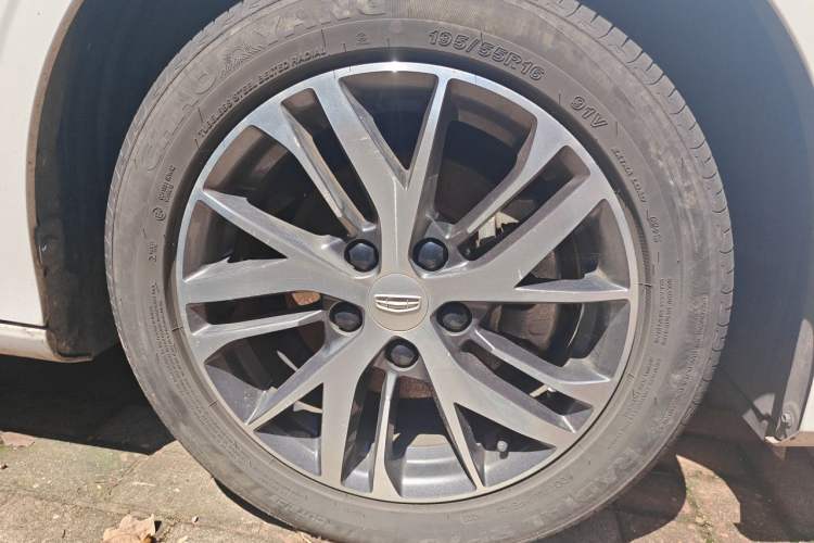 Used Geely Auto Emgrand 2023 4th Generation Champion Edition 1.5L Manual Luxury Model Exterior 1