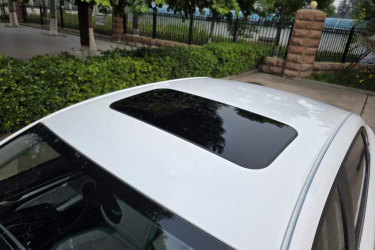 Used Geely Auto Emgrand 2023 4th Generation Champion Edition 1.5L CVT Flagship Model Exterior 12