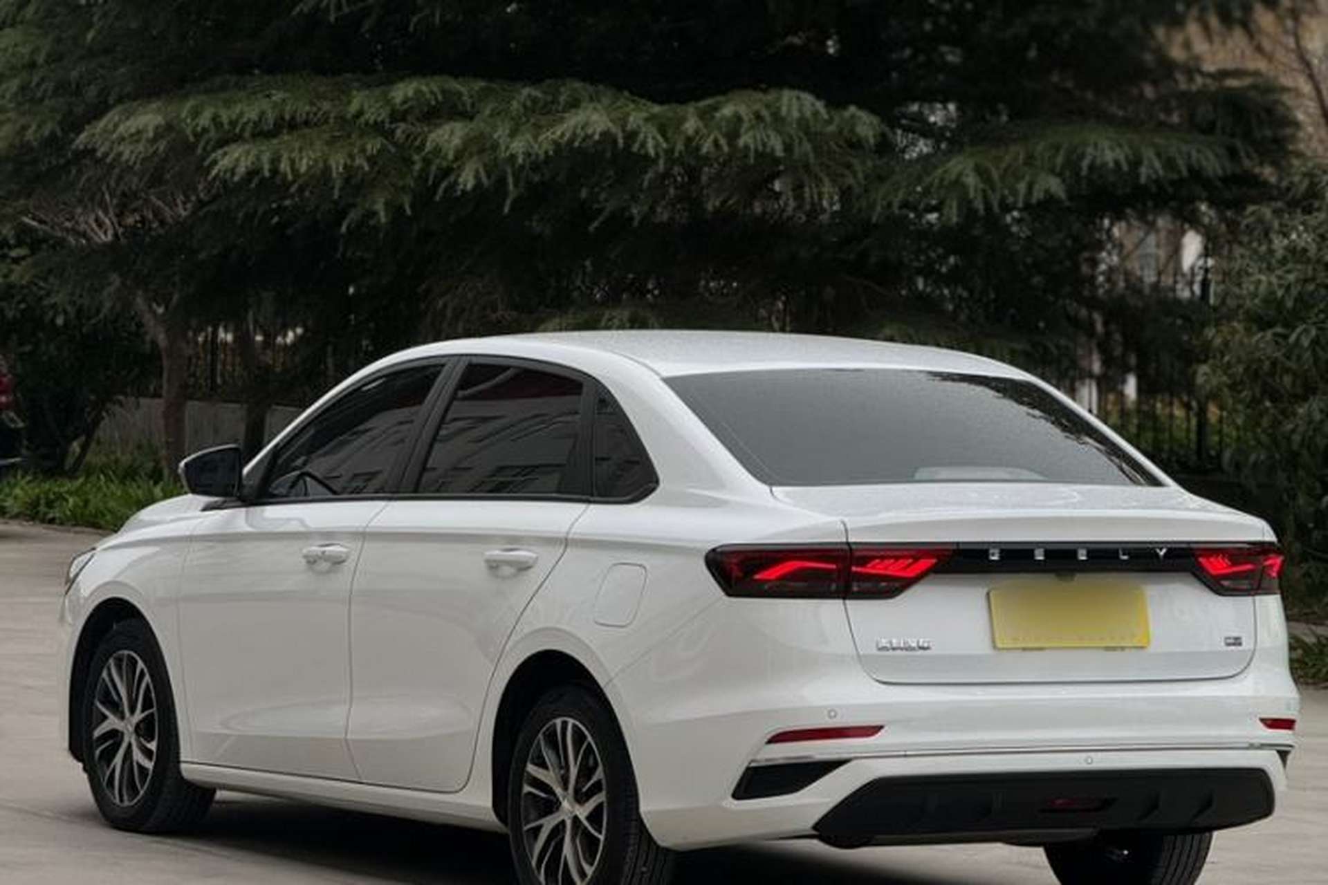 Used Geely Auto Emgrand 2023 4th Generation Champion Edition 1.5L CVT Luxury Model Exterior 2