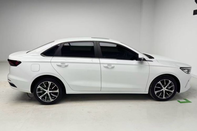 Used Geely Auto Emgrand 2023 4th Generation Champion Edition 1.5L CVT Prestige Model Exterior 3