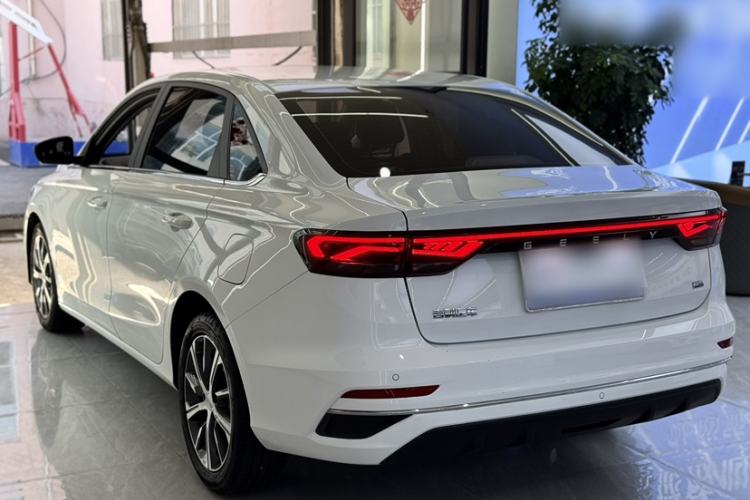 Used Geely Auto Emgrand 2023 4th Generation Champion Edition 1.5L CVT Prestige Model Exterior 3