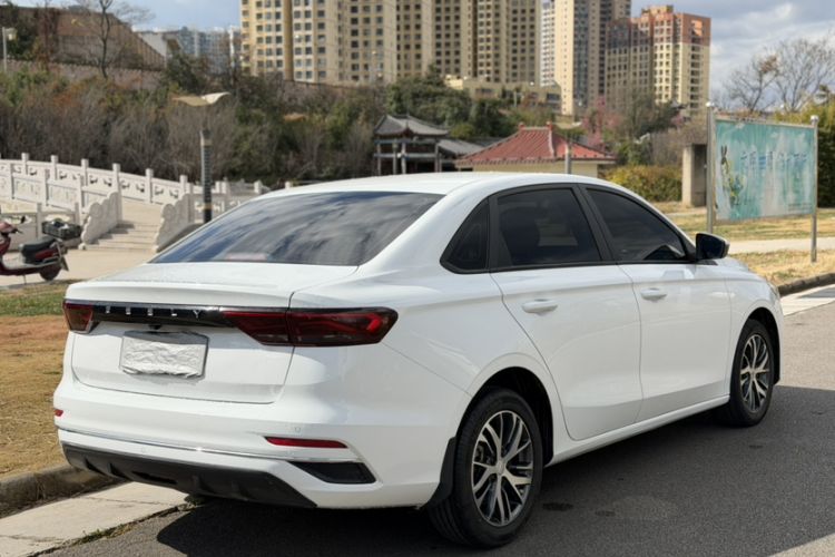 Used Geely Auto Emgrand 2023 4th Generation Champion Edition 1.5L CVT Luxury Model Exterior 3