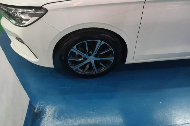 Used Geely Auto Emgrand 2023 4th Generation Champion Edition 1.5L CVT Prestige Model Exterior 3