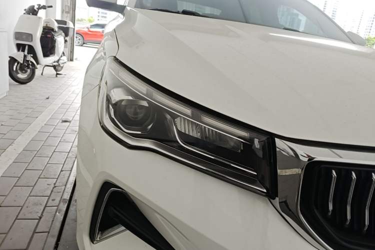 Used Geely Auto Emgrand 2023 4th Generation Champion Edition 1.5L CVT Prestige Model Exterior 3