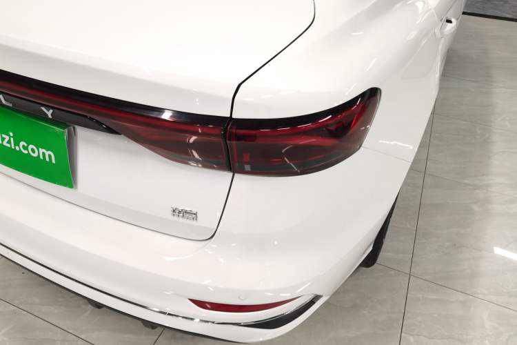 Used Geely Auto Emgrand 2023 4th Generation Champion Edition 1.5L CVT Prestige Model Exterior 3