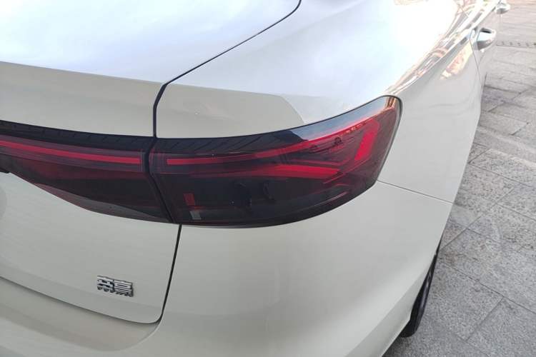 Used Geely Auto Emgrand 2023 4th Generation Champion Edition 1.5L CVT Luxury Model Exterior 3