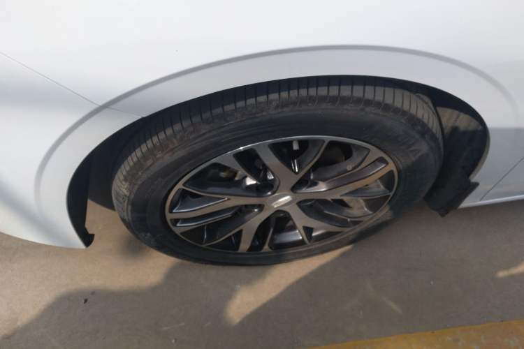 Used Geely Auto Emgrand 2023 4th Generation Champion Edition 1.5L CVT Luxury Model Exterior 4