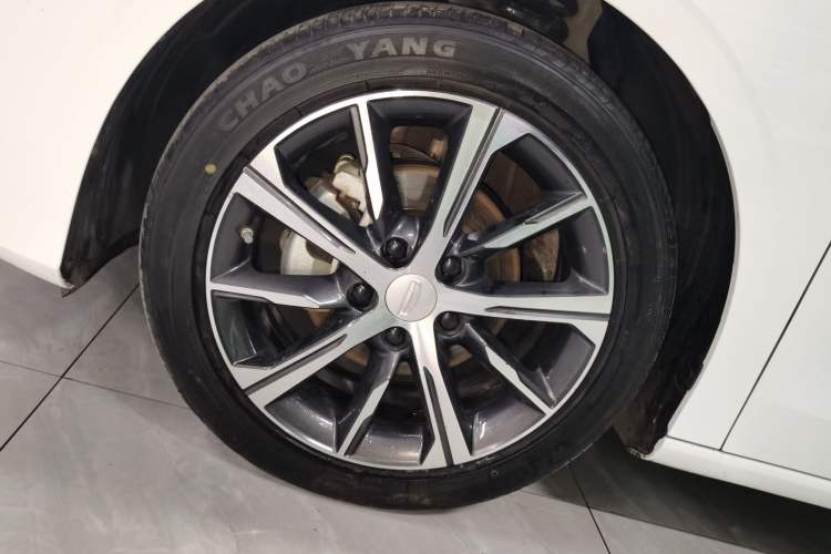 Used Geely Auto Emgrand 2023 4th Generation Champion Edition 1.5L CVT Prestige Model Exterior 4