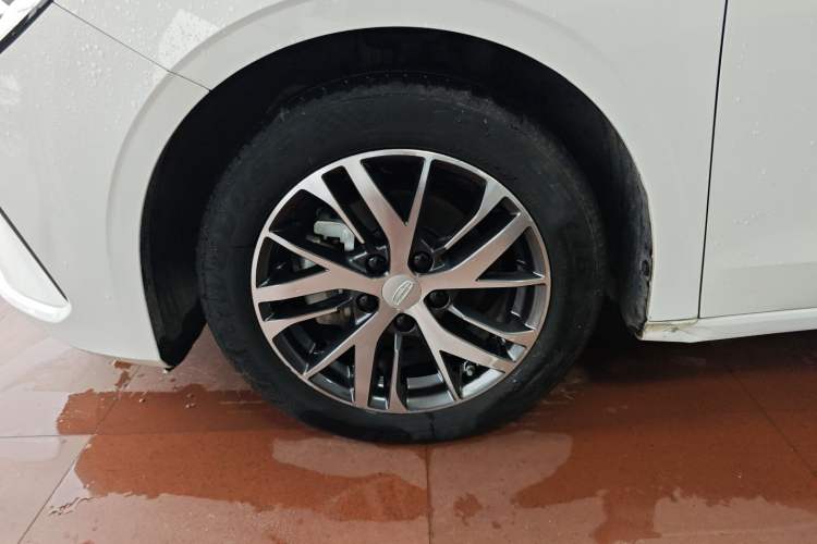 Used Geely Auto Emgrand 2023 4th Generation Champion Edition 1.5L CVT Luxury Model Exterior 4