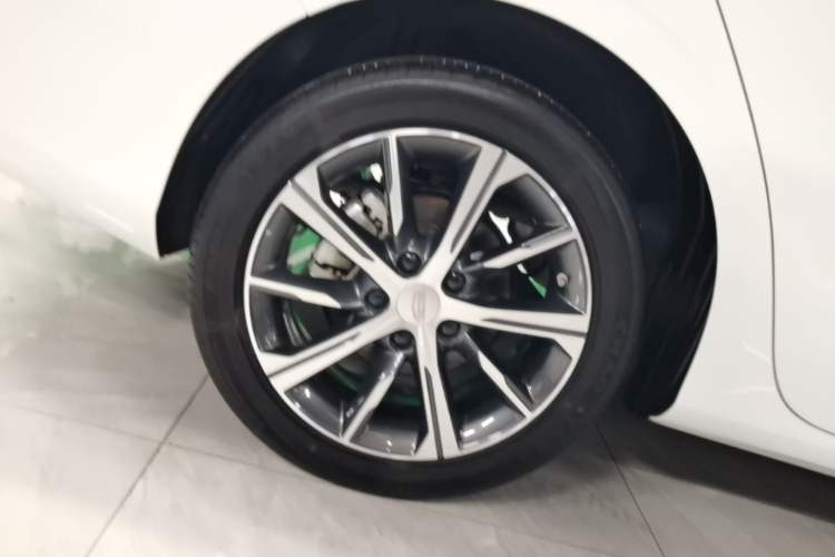 Used Geely Auto Emgrand 2023 4th Generation Champion Edition 1.5L CVT Prestige Model Exterior 5