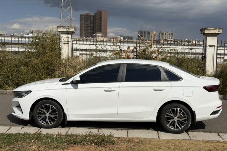Used Geely Auto Emgrand 2023 4th Generation Champion Edition 1.5L CVT Luxury Model Exterior 5