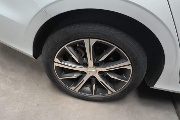 Used Geely Auto Emgrand 2023 4th Generation Champion Edition 1.5L CVT Prestige Model Exterior 5