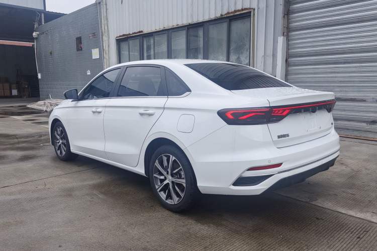 Used Geely Auto Emgrand 2023 4th Generation Champion Edition 1.5L CVT Prestige Model Exterior 5
