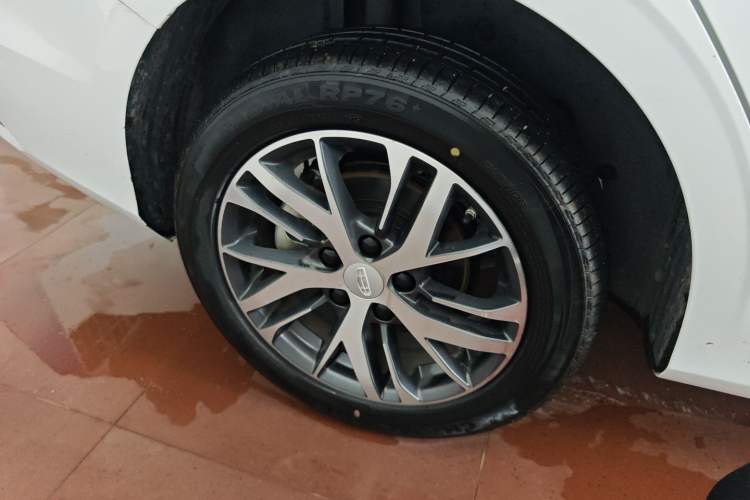Used Geely Auto Emgrand 2023 4th Generation Champion Edition 1.5L CVT Luxury Model Exterior 5