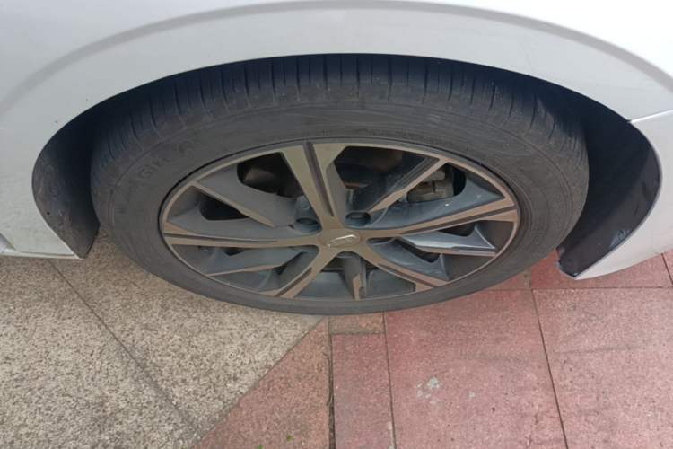 Used Geely Auto Emgrand 2023 4th Generation Champion Edition 1.5L CVT Prestige Model Exterior 5