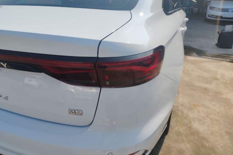 Used Geely Auto Emgrand 2023 4th Generation Champion Edition 1.5L CVT Prestige Model Exterior 6