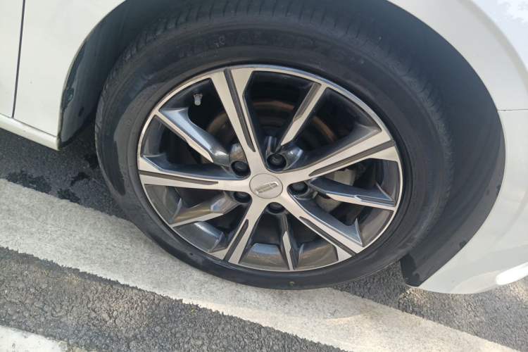 Used Geely Auto Emgrand 2023 4th Generation Champion Edition 1.5L CVT Flagship Model Exterior 7