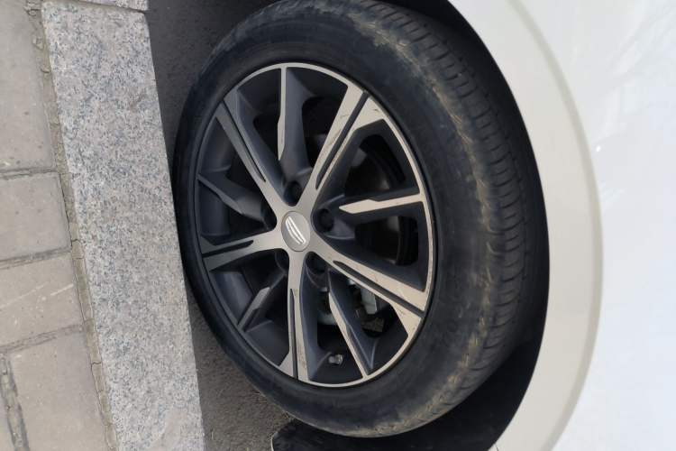Used Geely Auto Emgrand 2023 4th Generation Champion Edition 1.5L CVT Prestige Model Exterior 7