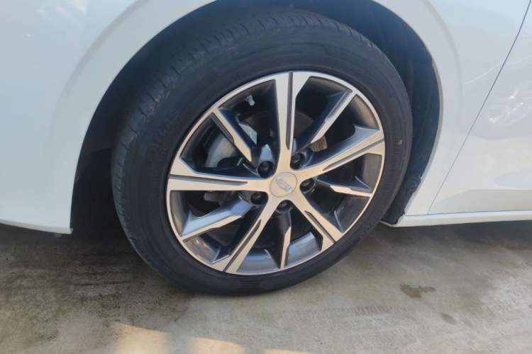Used Geely Auto Emgrand 2023 4th Generation Champion Edition 1.5L CVT Prestige Model Exterior 8