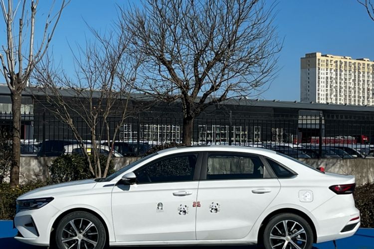 Used Geely Auto Emgrand 2023 4th Generation Champion Edition 1.5L CVT Prestige Model Exterior 9