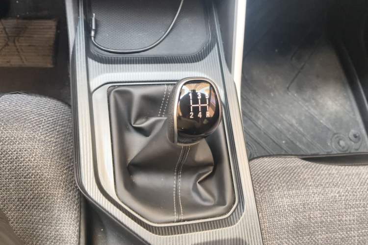 Used Geely Auto Emgrand 2023 4th Generation Champion Edition 1.5L Manual Luxury Model Gear Lever