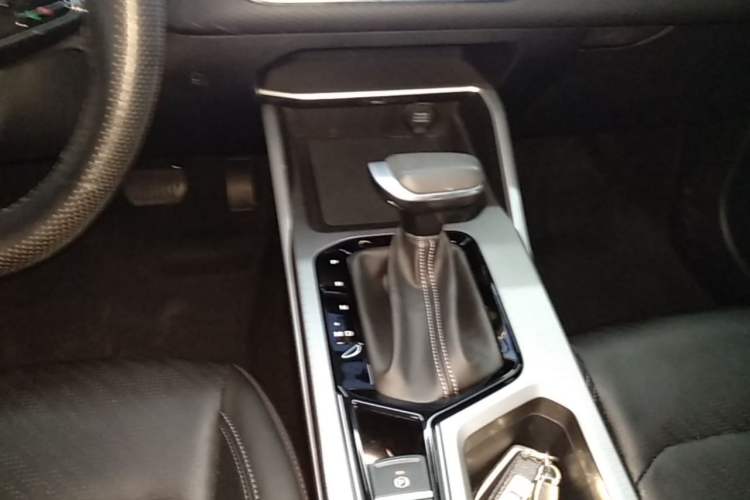 Used Geely Auto Emgrand 2023 4th Generation Champion Edition 1.5L CVT Prestige Model Gear Lever