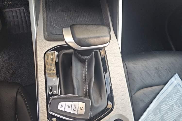 Used Geely Auto Emgrand 2023 4th Generation Champion Edition 1.5L CVT Prestige Model Gear Lever