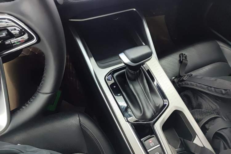 Used Geely Auto Emgrand 2023 4th Generation Champion Edition 1.5L CVT Prestige Model Gear Lever