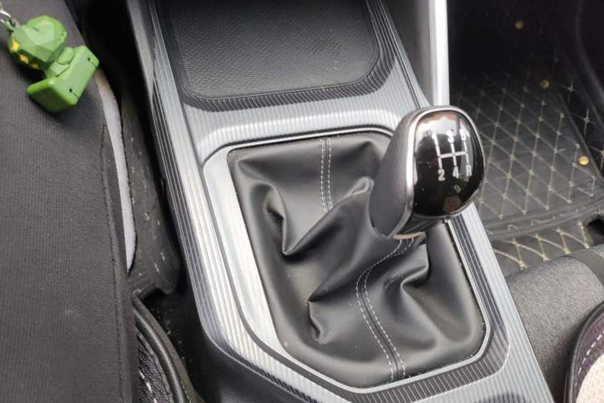 Used Geely Auto Emgrand 2023 4th Generation Champion Edition 1.5L Manual Luxury Model Gear Lever